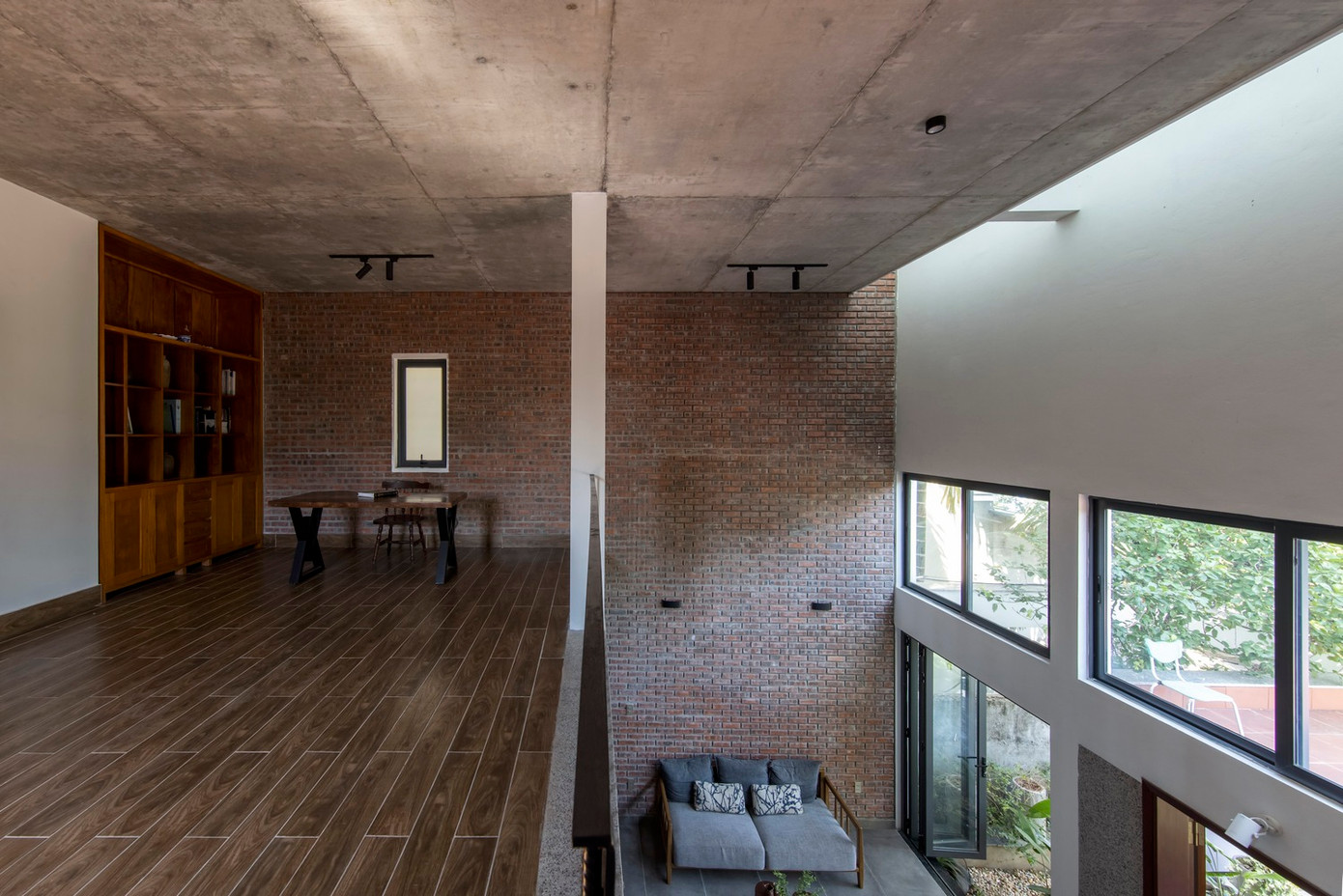 Các giải pháp thông gió, chiếu sáng và góc nhìn được tính toán dựa trên đặc điểm kết cấu không gian.