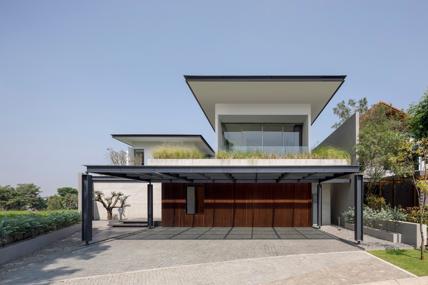 Đây là một biệt thự 2 tầng hướng Tây có kiến trúc được nhiều nhà thiết kế khen ngợi.