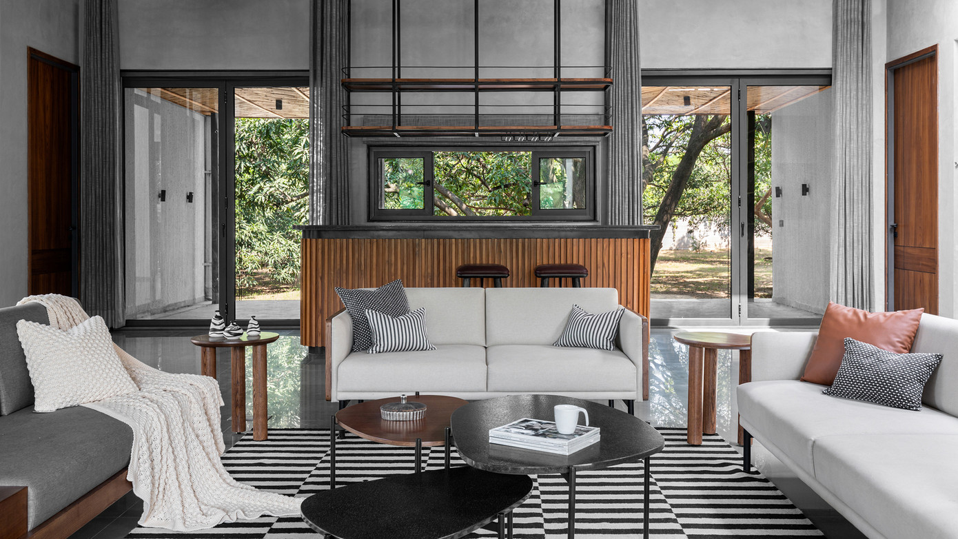 Với mẫu nhà này, kiến trúc sư cho rằng chỉ cần bước qua ngưỡng cửa của ngôi nhà, gia chủ và các thành viên trong gia đình sẽ ngay lập tức cảm nhận được sự thư giãn và gần gũi với thiên nhiên.