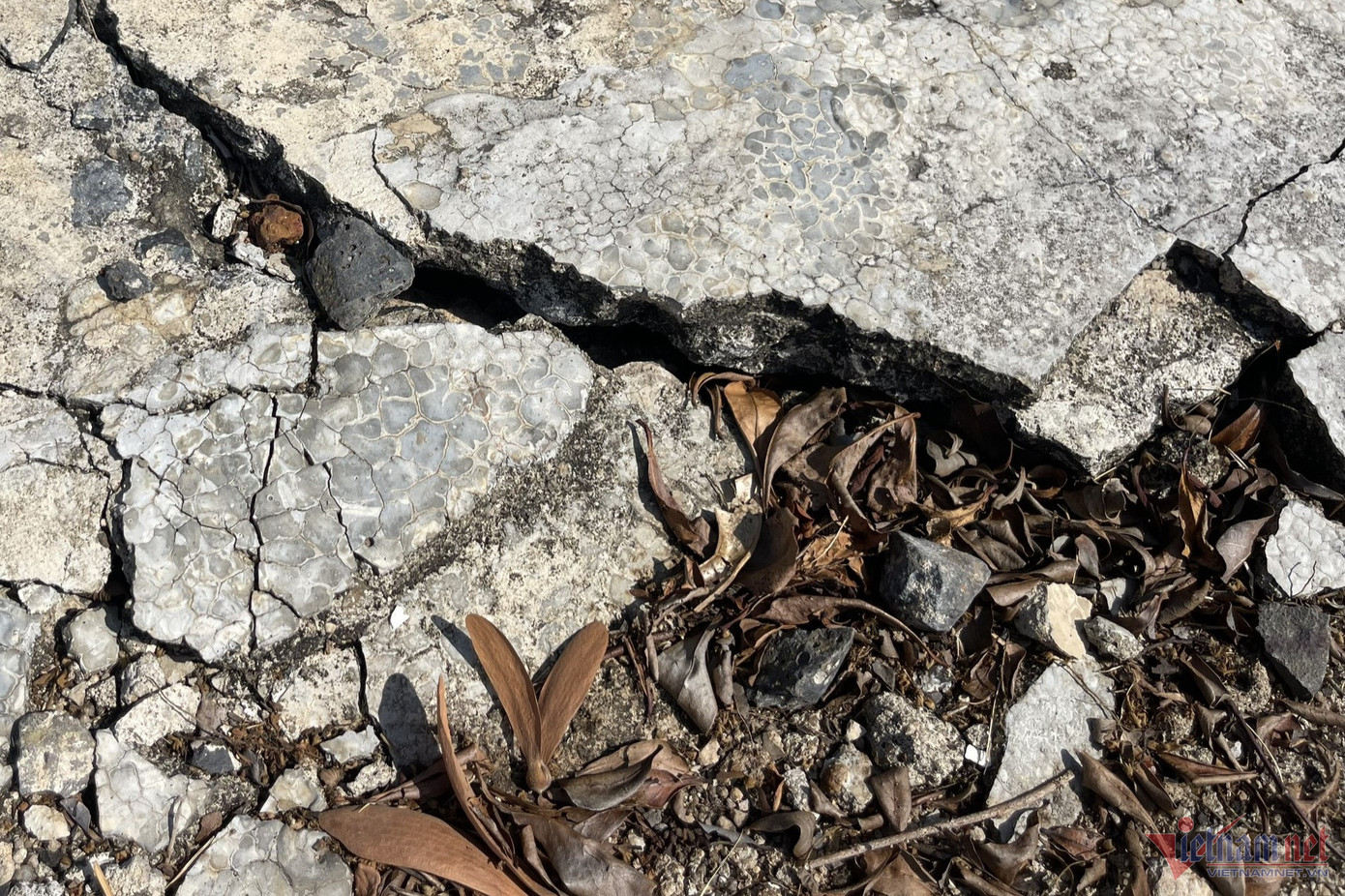 Nhiều khu vực xuống cấp từ lâu không được sửa chữa. Ảnh: Hải Dương. Nhiều khu vực xuống cấp từ lâu không được sửa chữa. Ảnh: Hải Dương.