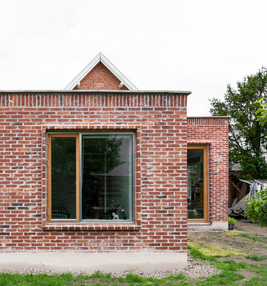 Đây là một mẫu nhà cấp 4 dành cho những người lớn tuổi ở vùng ngoại ô và nông thôn.