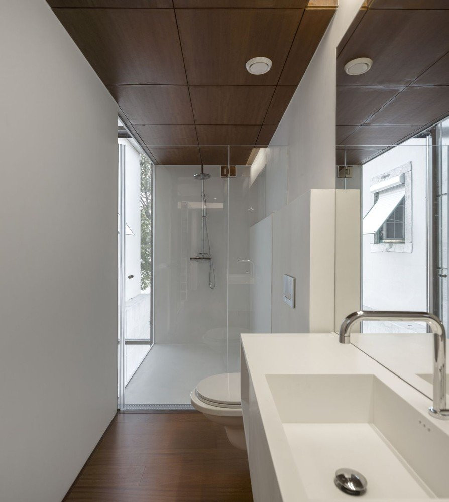 Dự án này giúp giảm thiểu đáng kể lượng nước tiêu thụ và việc chăm sóc cũng trở nên dễ dàng hơn. Mùi hương của các loại cây lan tỏa khắp 4 tầng nhà tạo bầu không khí dễ chịu. Chẳng hạn, hồ bơi sẽ có hương nghệ tây, phòng ngủ có mùi oải hương, và phòng khách có mùi hương thảo.