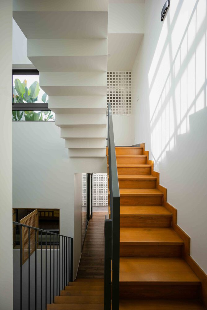 Chiều cao bên trong đã được nâng cấp lên thành hai tầng, điều này tạo nên sự kết hợp tuyệt vời với những tầng khác. Chiều cao bên trong đã được nâng cấp lên thành hai tầng, điều này tạo nên sự kết hợp tuyệt vời với những tầng khác.