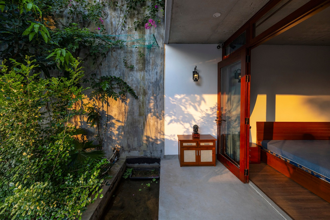 Khu vực trung tâm được coi là nơi nghỉ dưỡng yên bình, nơi khả năng sáng tạo có thể phát triển và gia đình có luôn vui vẻ, hòa thuận. Khu vực trung tâm được coi là nơi nghỉ dưỡng yên bình, nơi khả năng sáng tạo có thể phát triển và gia đình có luôn vui vẻ, hòa thuận.