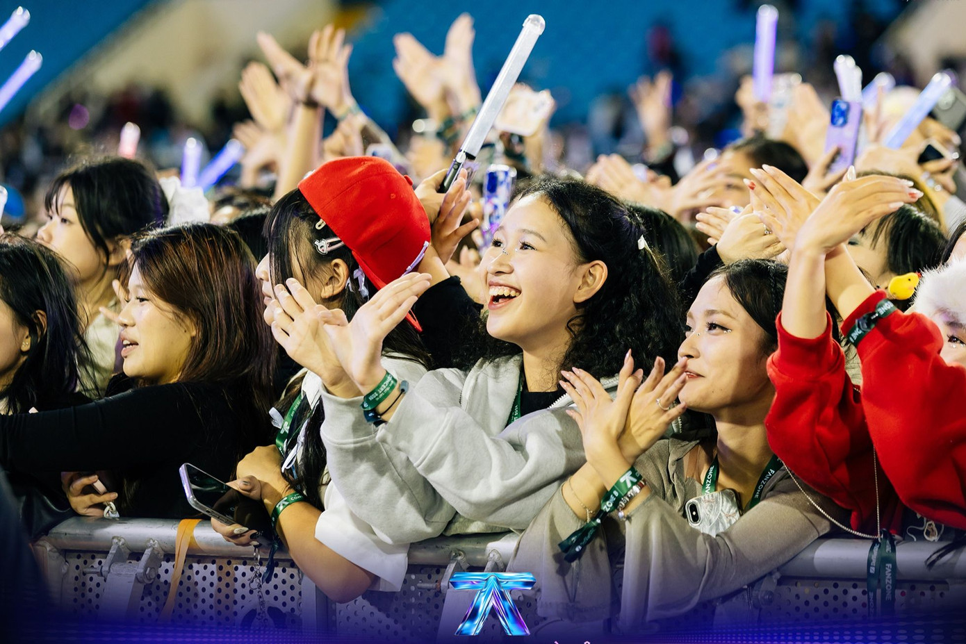 "Thứ họ mang đến không chỉ là bài hát, là vũ đạo đơn thuần, nó còn là khoảnh khắc. Khán giả đến concert Anh trai để kết nối cảm xúc, chương trình khiến họ thổn thức", ông Cao Dương nói.