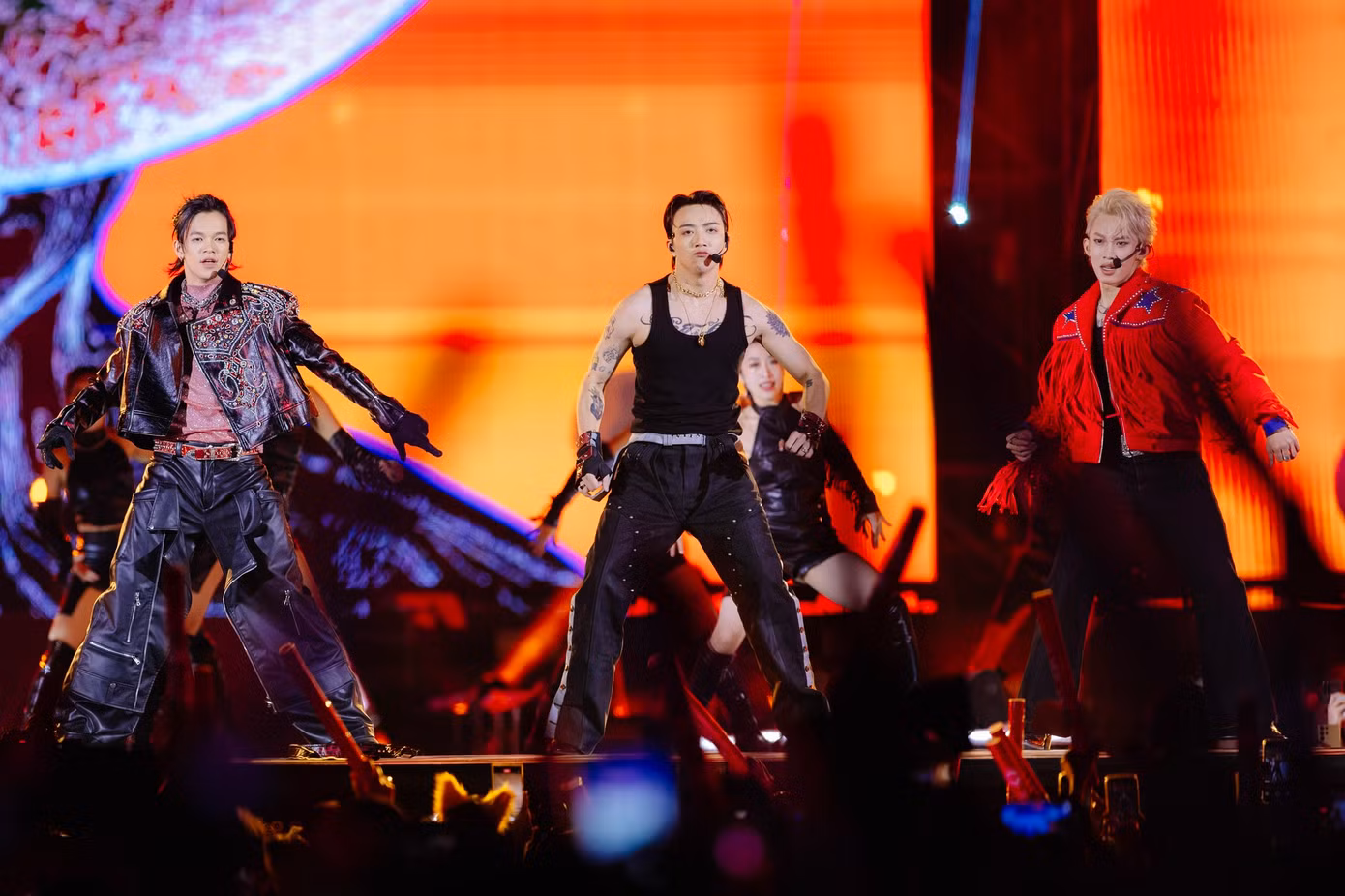 Các concert Anh trai thu hút hàng chục nghìn khán giả mỗi đêm diễn.