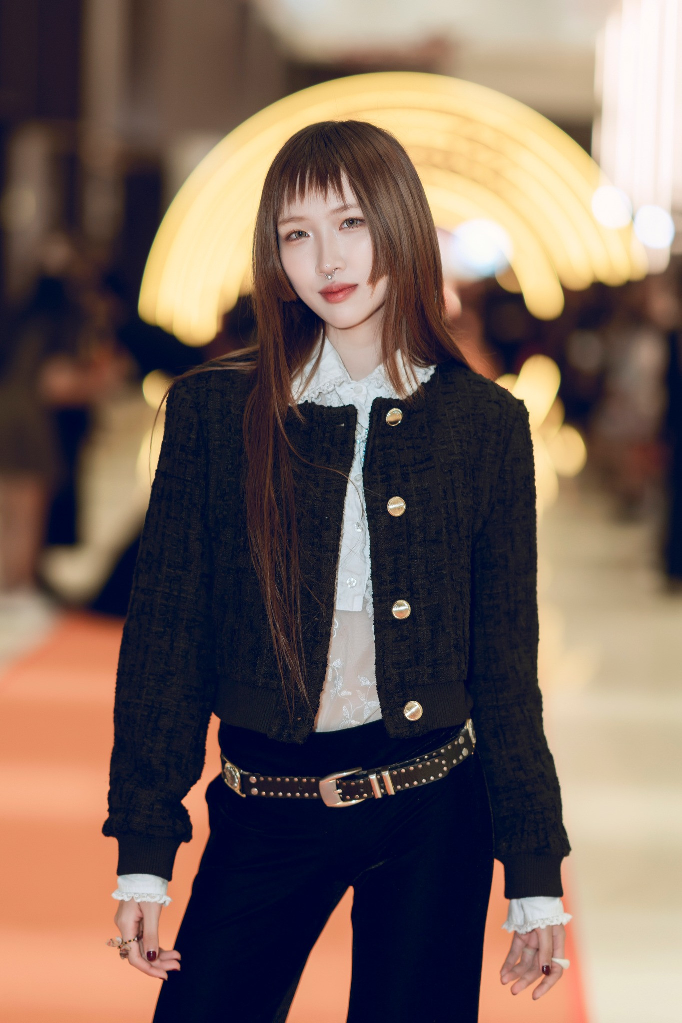 Alena và mẹ - ca sĩ Ngọc Phạm trên thảm đỏ.