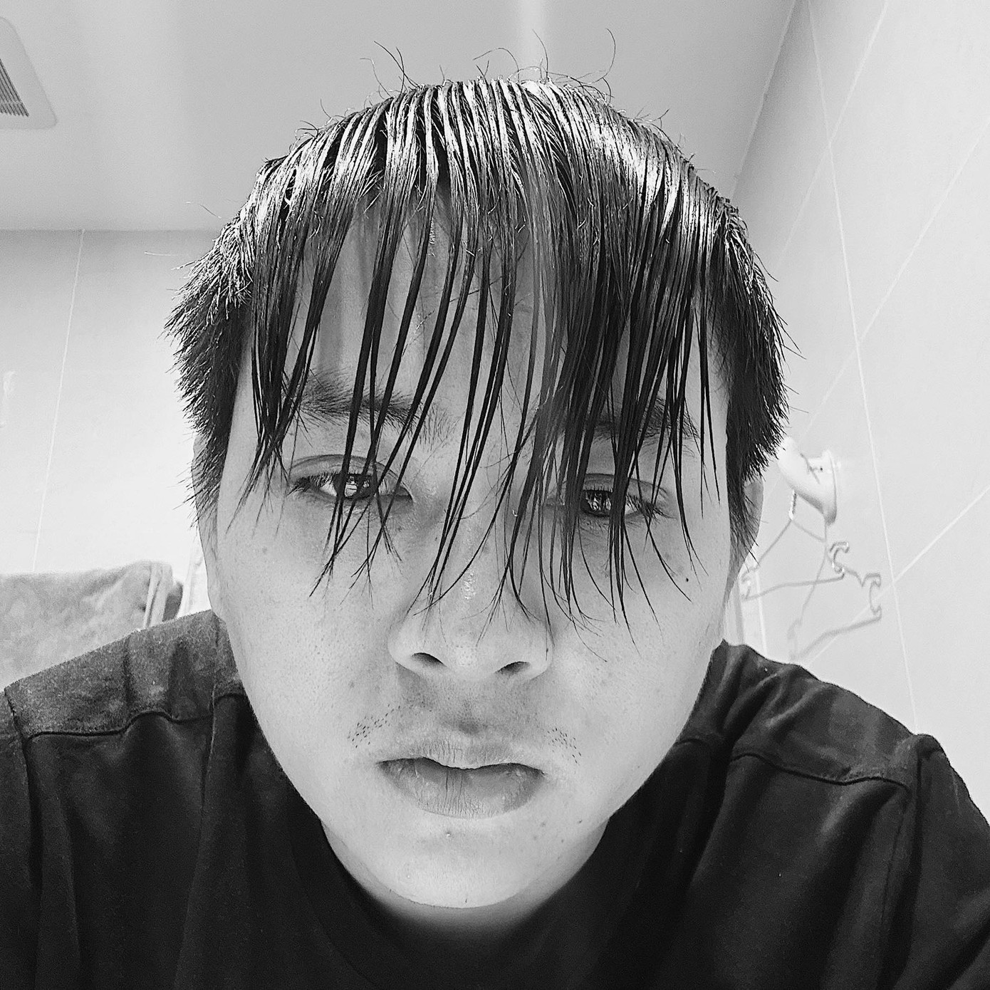 Hoài Lâm từng trải qua giai đoạn khủng hoảng, không nhận ra bản thân mình là ai. Hoài Lâm từng trải qua giai đoạn khủng hoảng, không nhận ra bản thân mình là ai.