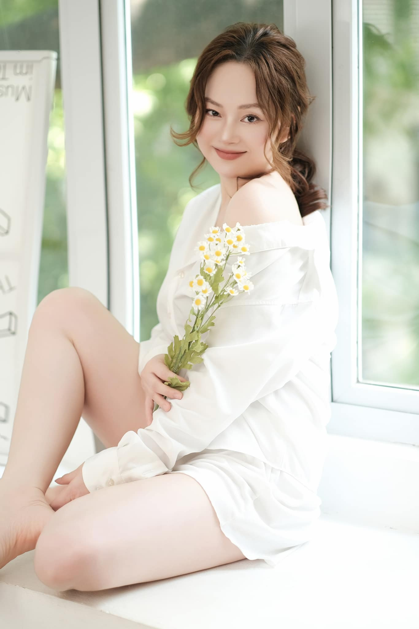 Sau 8 tháng sinh con thứ hai, Lan Phương giảm khoảng 20 kg. Sau 8 tháng sinh con thứ hai, Lan Phương giảm khoảng 20 kg.