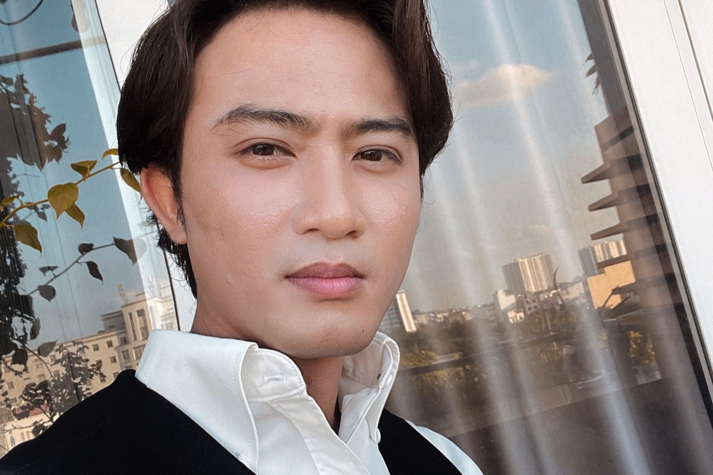 Nhiều nghệ sĩ Việt bị gọi tên vì quảng cáo lố, thổi phồng chất lượng sản phẩm, thậm chí tiếp tay cho hàng giả. Nhiều nghệ sĩ Việt bị gọi tên vì quảng cáo lố, thổi phồng chất lượng sản phẩm, thậm chí tiếp tay cho hàng giả.