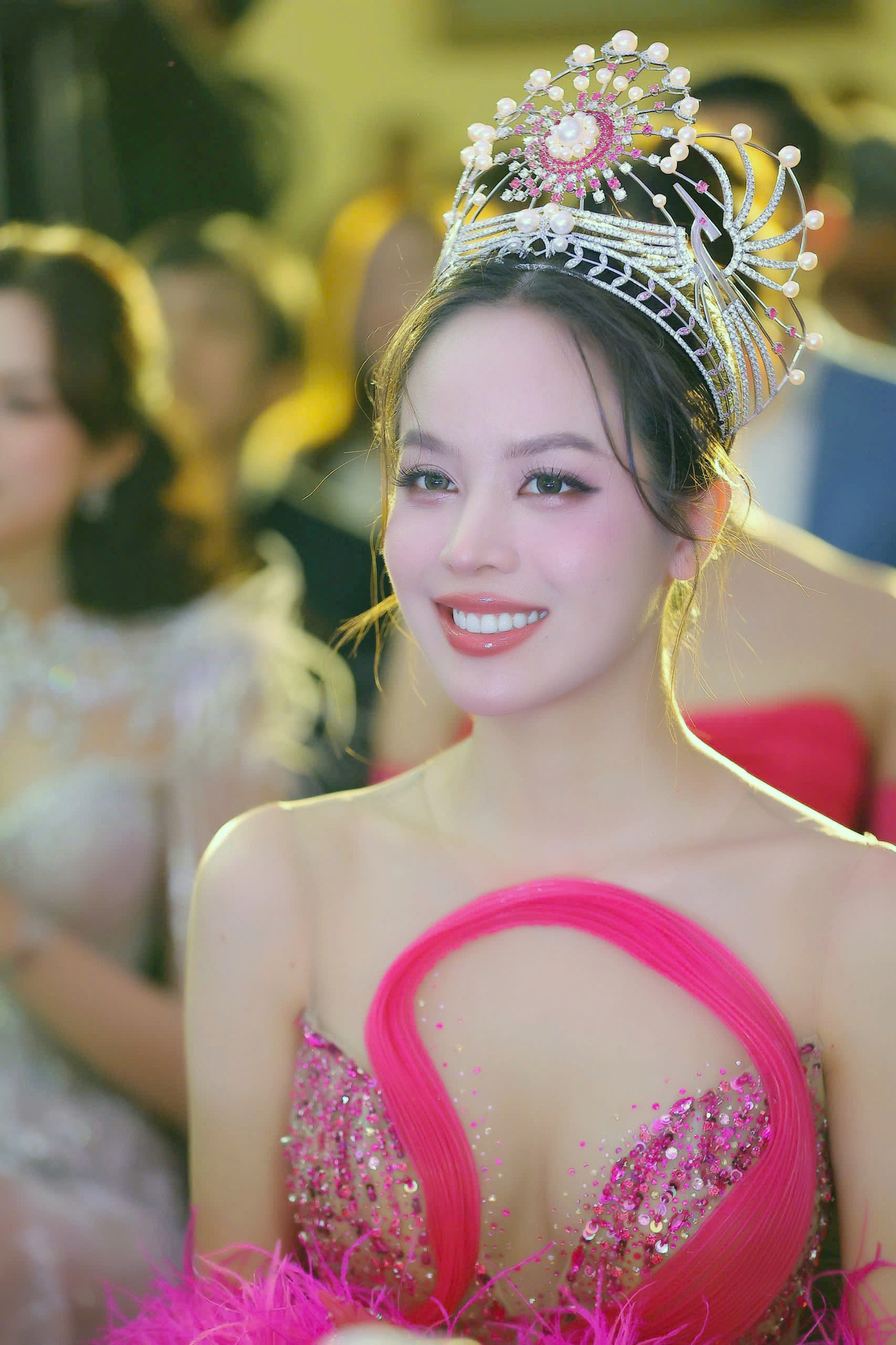 Thanh Thủy chia sẻ cô từng hồi hộp, lo lắng, không biết mình có đủ tự tin khi tham gia Hoa hậu Việt Nam 2022. Vì vậy, cô khuyên các bạn trẻ không ngại thử thách và cố gắng hết sức để đến với cuộc thi. Đây là trải nghiệm đáng nhớ với các bạn trong những năm về sau hoặc cả đời. Cuộc thi sẽ giúp các bạn trưởng thành hơn.