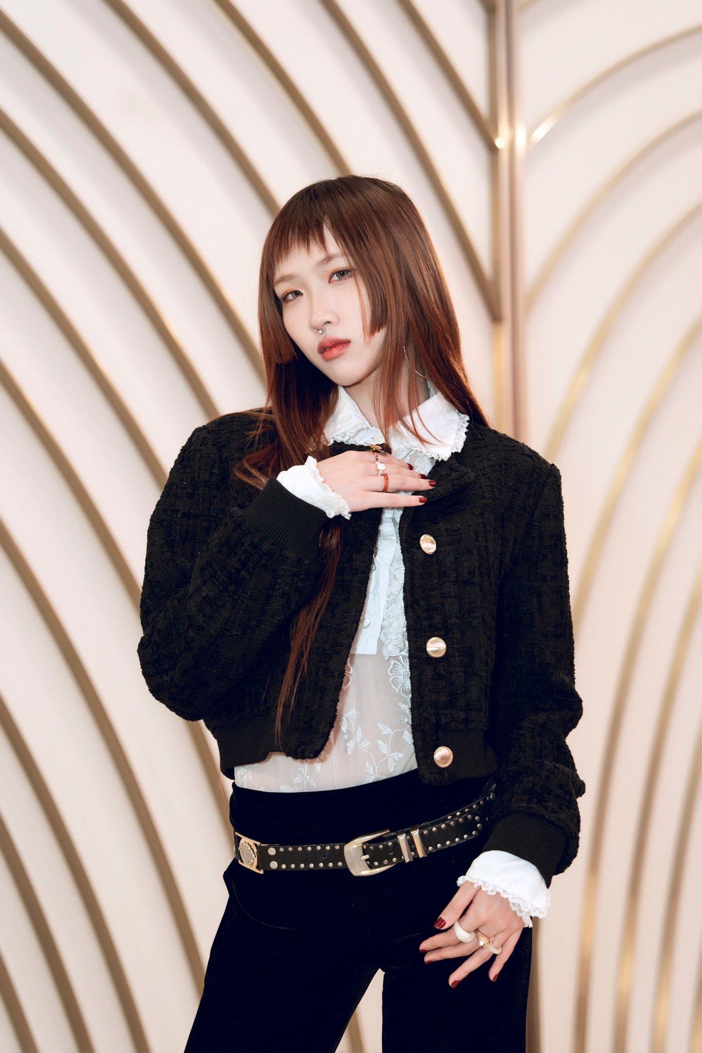 Alena và mẹ - ca sĩ Ngọc Phạm trên thảm đỏ.