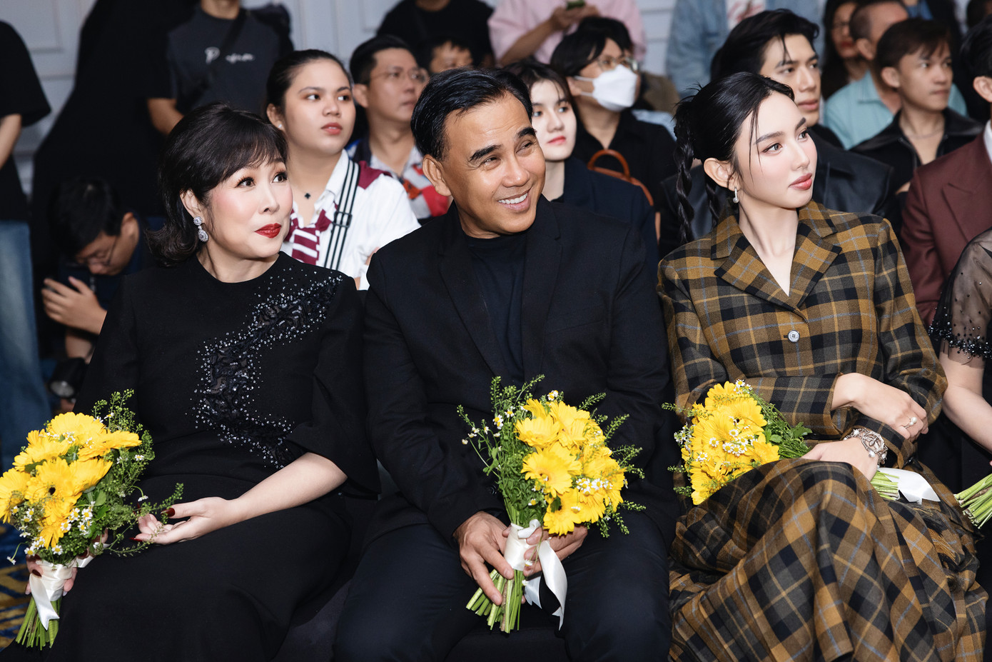 NSND Hồng Vân, nghệ sĩ Quyền Linh, Hồng Đào và Hoa hậu Thùy Tiên tại họp báo.