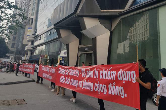 Dân chung cư hạng sang căng băng rôn đòi hàng chục tỷ quỹ bảo trì ảnh 4 Dân chung cư hạng sang căng băng rôn đòi hàng chục tỷ quỹ bảo trì ảnh 4