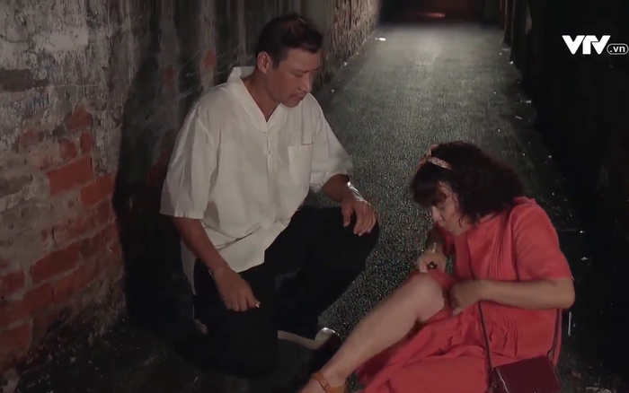 Thả thính ông Sinh lộ liễu.