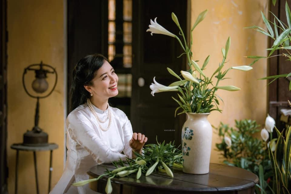 Một trong những bí quyết giữ nhan sắc của Chiều Xuân là yoga. Một trong những bí quyết giữ nhan sắc của Chiều Xuân là yoga.