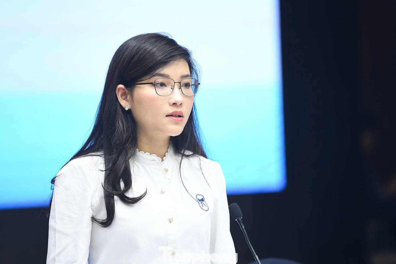 Chị Hồ Hồng Nguyên - Trưởng Ban Thanh niên trường học T.Ư Đoàn, Phó Chủ tịch thường trực T.Ư Hội SVVN phát biểu kết luận hội nghị. Chị Hồ Hồng Nguyên - Trưởng Ban Thanh niên trường học T.Ư Đoàn, Phó Chủ tịch thường trực T.Ư Hội SVVN phát biểu kết luận hội nghị.