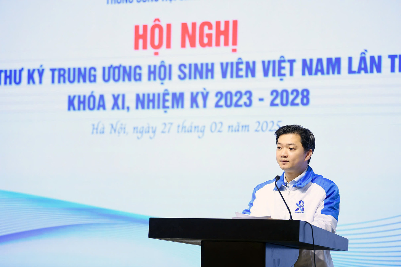 Anh Nguyễn Minh Triết - Bí thư TƯ Đoàn, Chủ tịch T.Ư Hội Sinh viên Việt Nam phát biểu tại hội nghị.