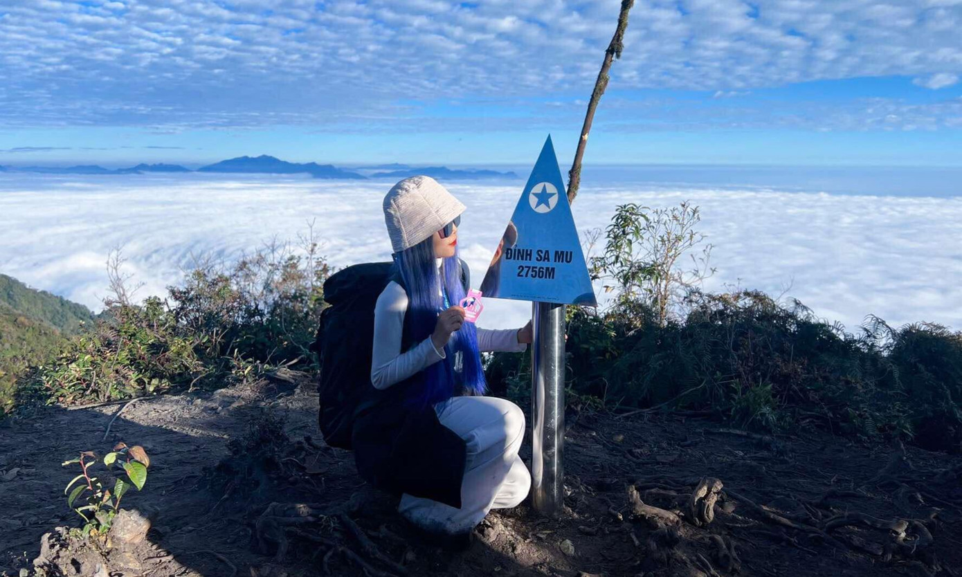 Thu Lan trong một lần trekking chinh phục đỉnh Sa Mu (Sơn La).