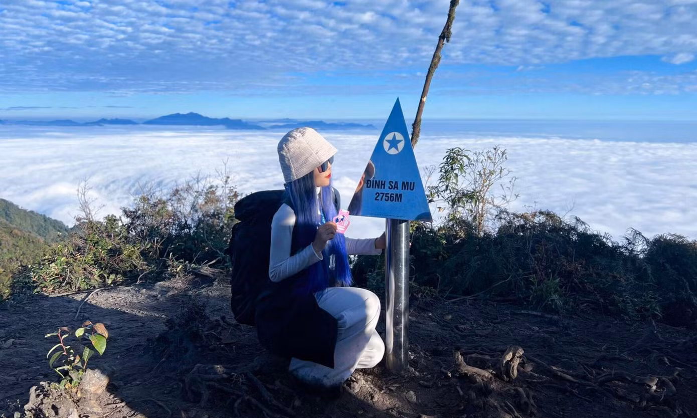 Thu Lan trong một lần trekking chinh phục đỉnh Sa Mu (Sơn La). Thu Lan trong một lần trekking chinh phục đỉnh Sa Mu (Sơn La).