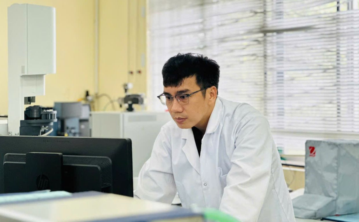 TS. Quang được giao nhiệm vụ xây dựng một nhóm nghiên cứu chuyên sâu và có trường phái riêng. TS. Quang được giao nhiệm vụ xây dựng một nhóm nghiên cứu chuyên sâu và có trường phái riêng.