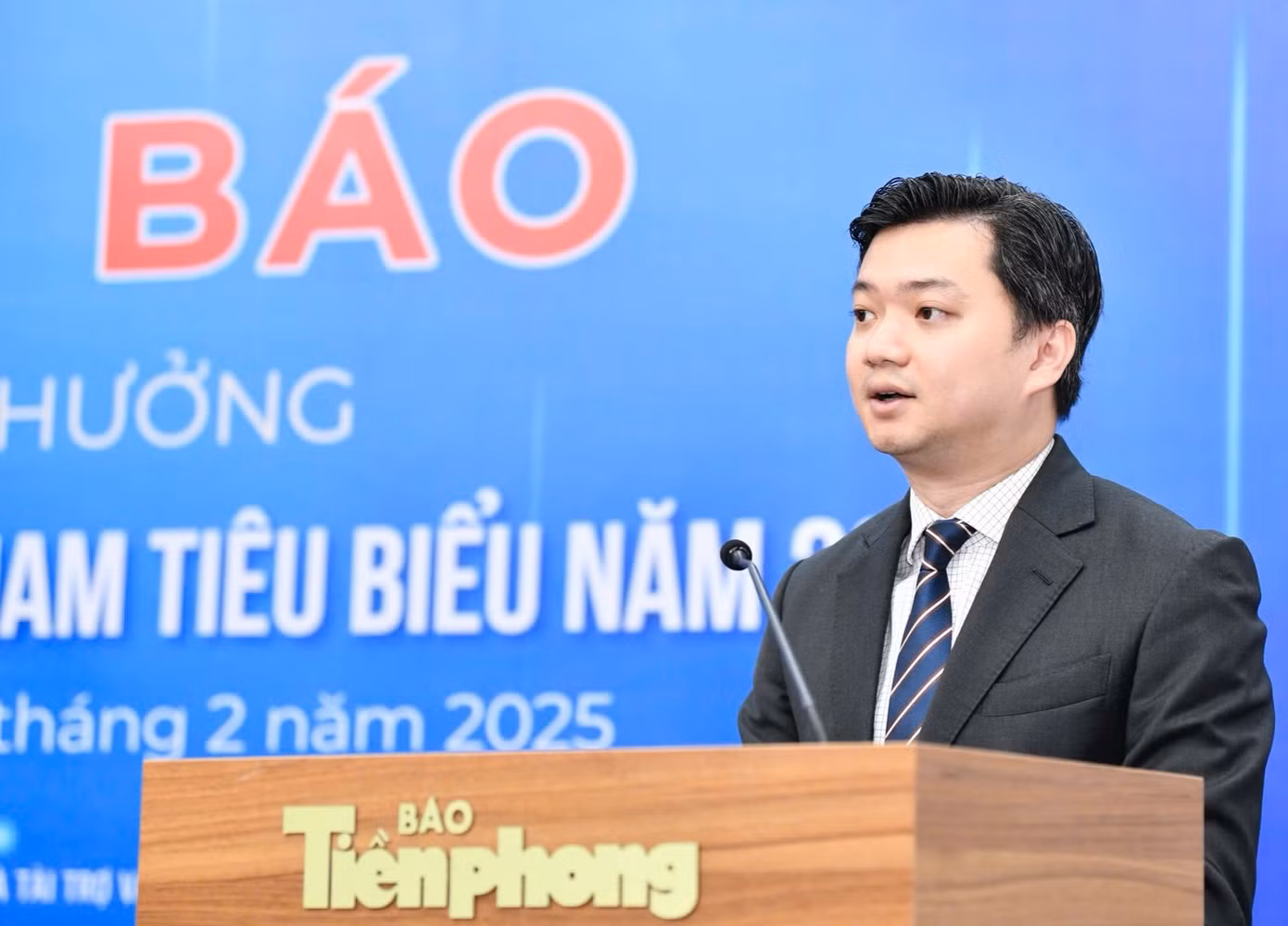 Anh Nguyễn Minh Triết - Bí thư T.Ư Đoàn, Chủ tịch T.Ư Hội SVVN, Phó Chủ tịch thường trực Hội đồng xét tặng Giải thưởng phát biểu tại họp báo. Ảnh: Trọng Tài