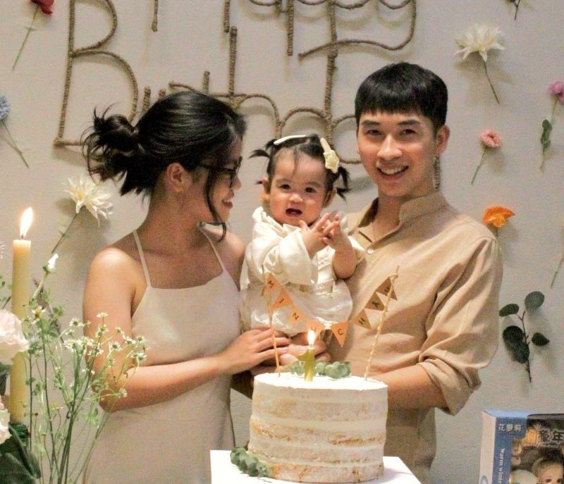 Với Kim Khánh, Valentine hạnh phúc là được ở bên cạnh gia đình nhỏ thân yêu. Ảnh: NVCC