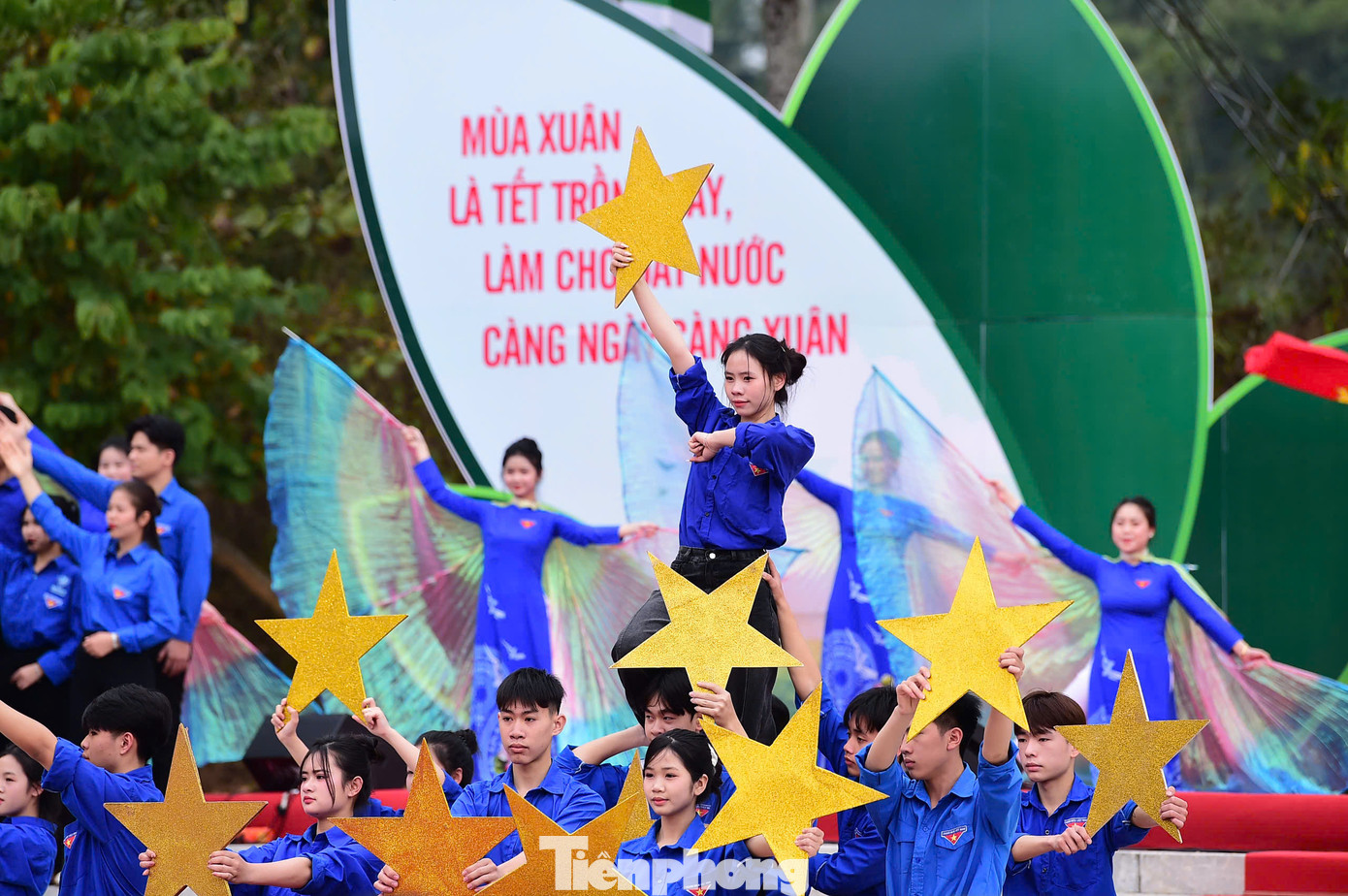 Các tiết mục văn nghệ mở màn Lễ phát động. Ảnh: Xuân Tùng Các tiết mục văn nghệ mở màn Lễ phát động. Ảnh: Xuân Tùng