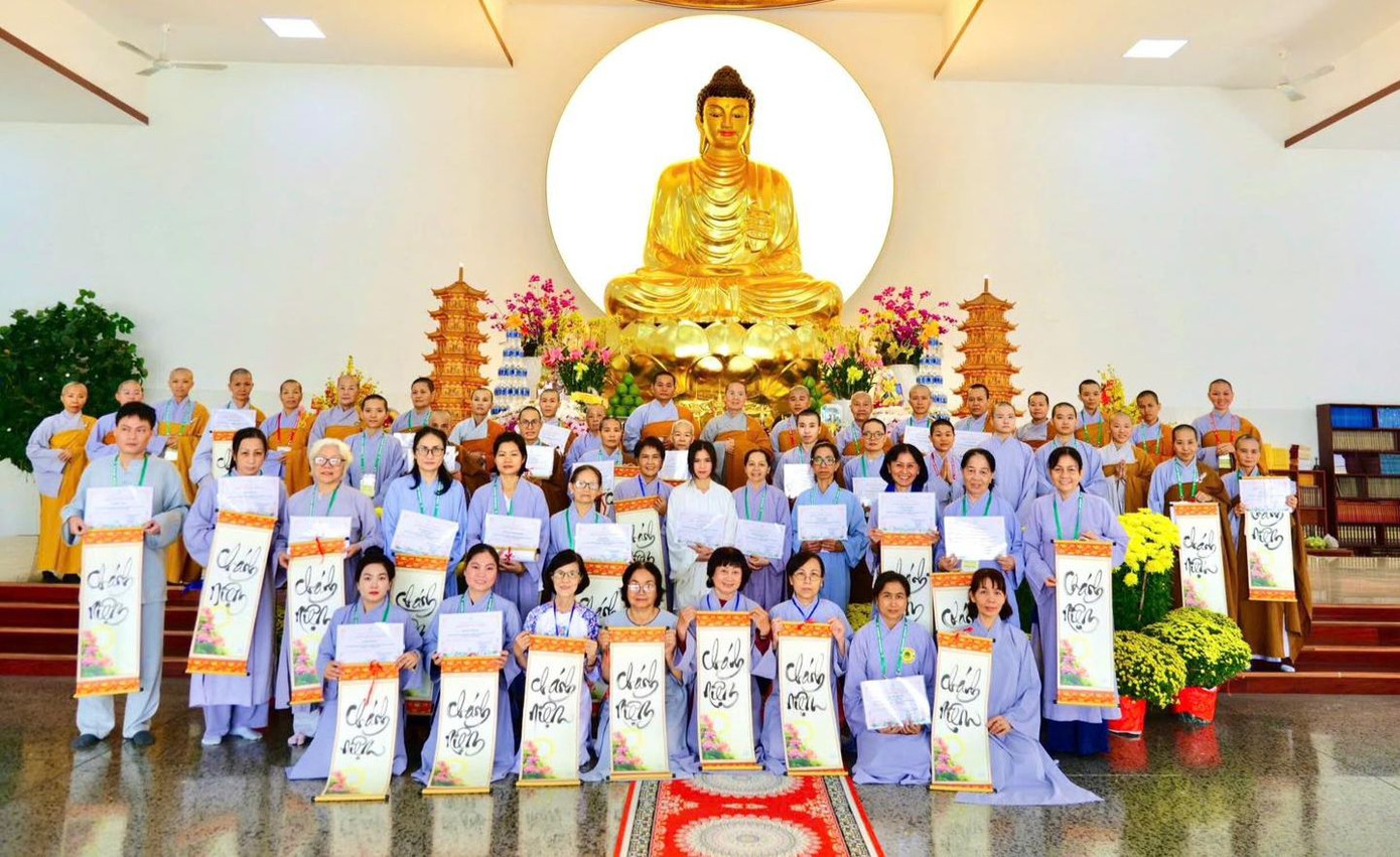 Một trong những hoạt động thuộc khóa tu tại Tu viện Hưng Long (Bình Tân, TP. HCM). Một trong những hoạt động thuộc khóa tu tại Tu viện Hưng Long (Bình Tân, TP. HCM).