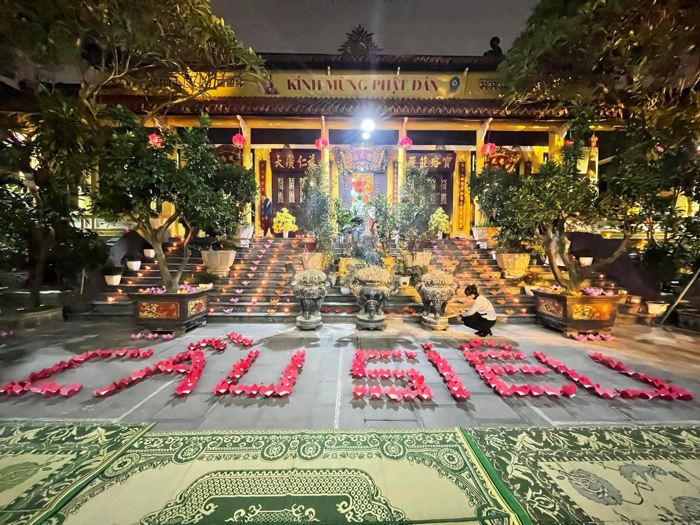 Xúc động lễ tưởng niệm đồng bào tử vong và cán bộ, chiến sĩ hy sinh do đại dịch COVID-19 ảnh 9