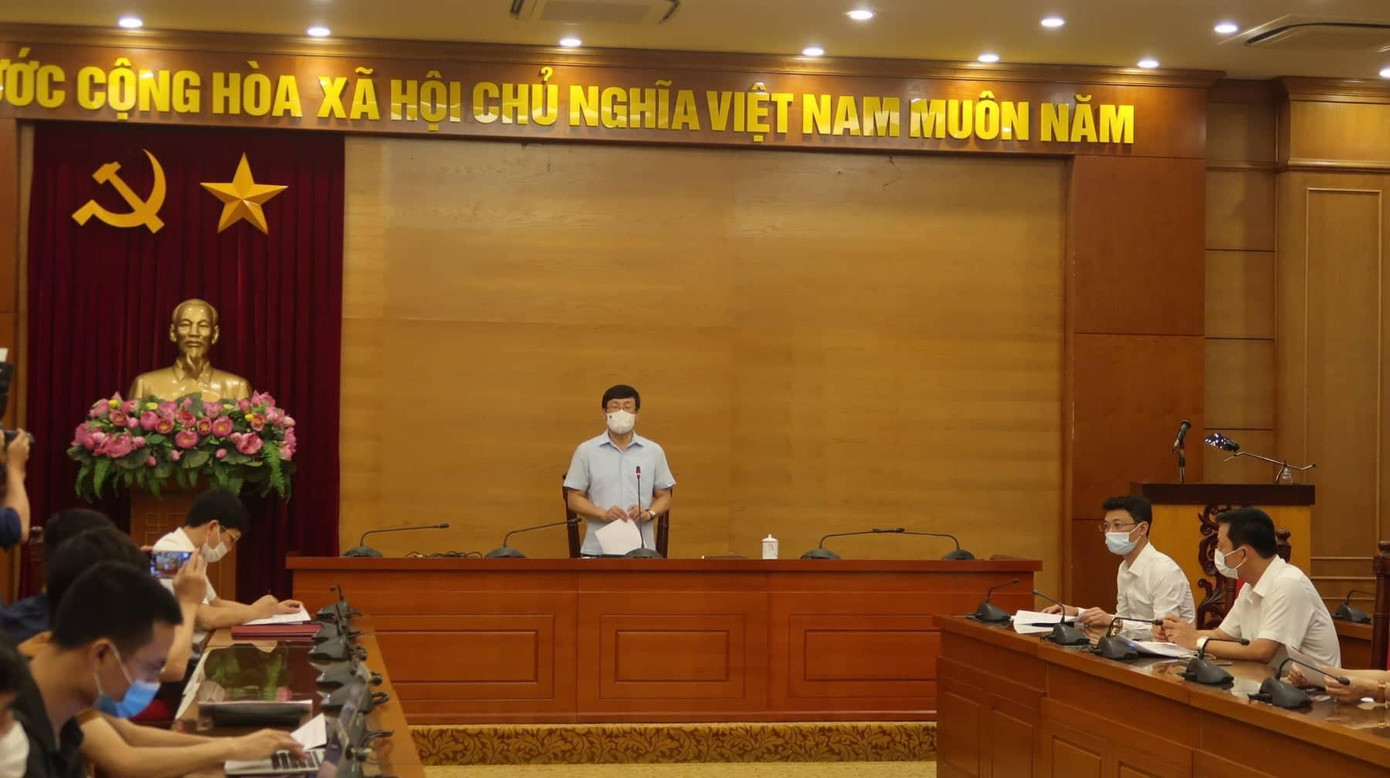Quang cảnh buổi thông tin báo chí sáng 5/5