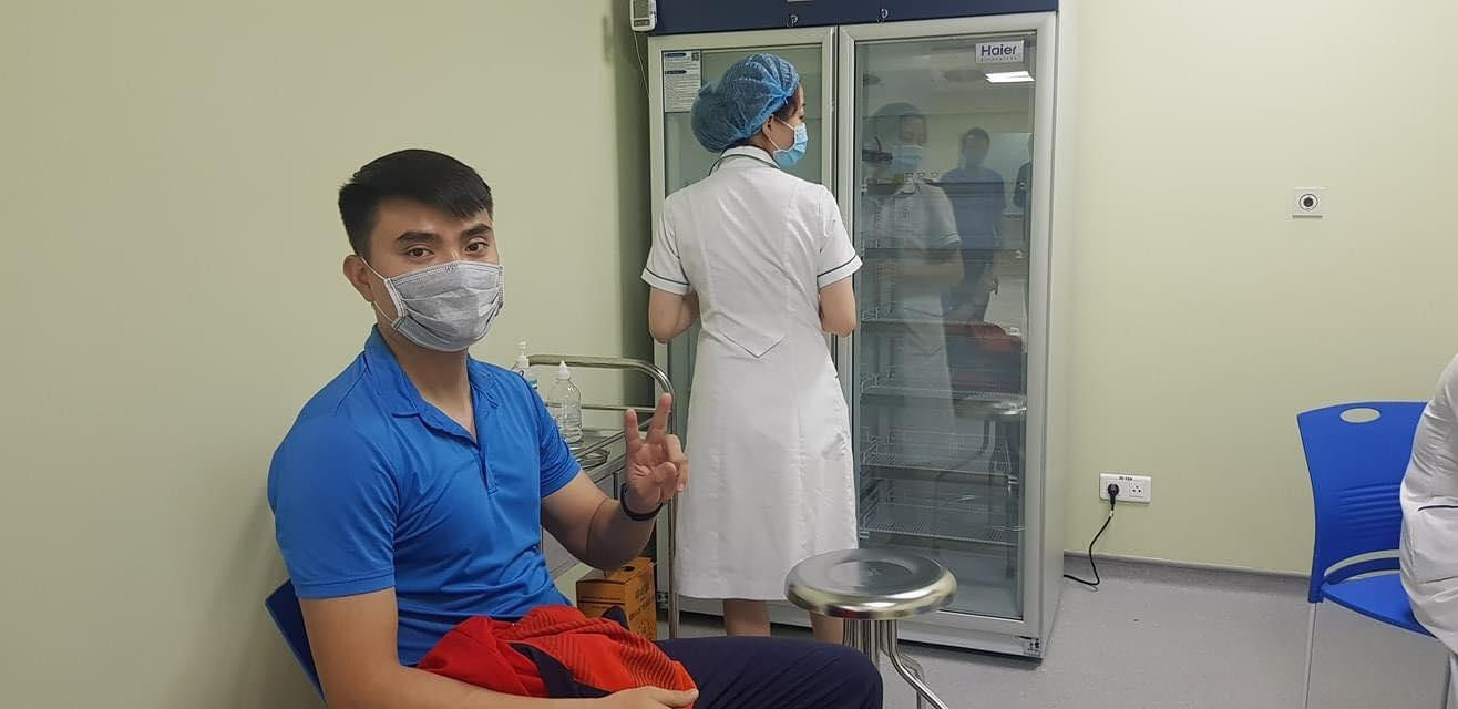 VĐV Vũ Thành An chuẩn bị tiêm vắc-xin