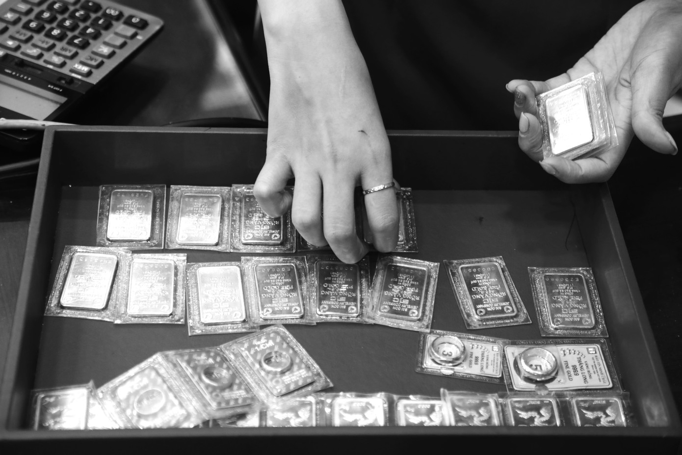 Giá vàng trong nước chênh cao hơn giá vàng thế giới đến 7 triệu đồng/lượng. Ảnh: Như Ý Giá vàng trong nước chênh cao hơn giá vàng thế giới đến 7 triệu đồng/lượng. Ảnh: Như Ý