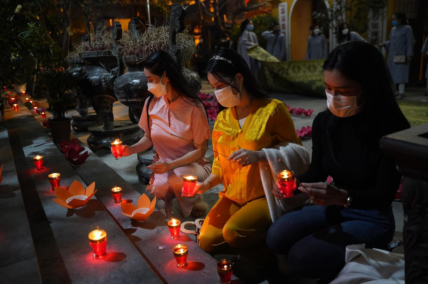 Xúc động lễ tưởng niệm đồng bào tử vong và cán bộ, chiến sĩ hy sinh do đại dịch COVID-19 ảnh 10