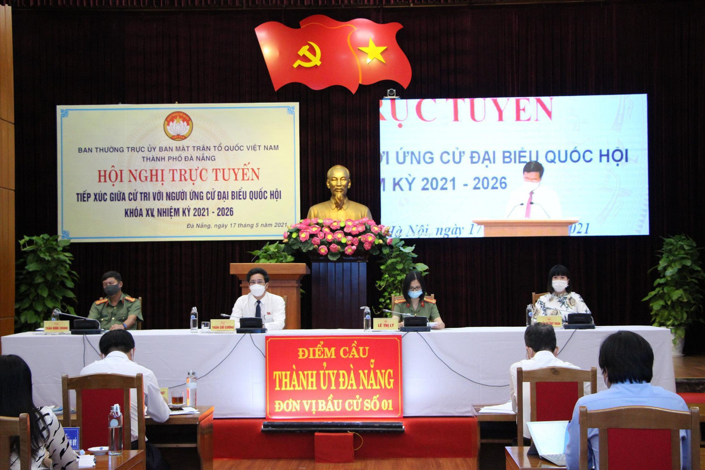 Điểm cầu tiếp xúc cử tri tại Thành ủy Đà Nẵng Tiếp Điểm cầu tiếp xúc cử tri tại Thành ủy Đà Nẵng Tiếp