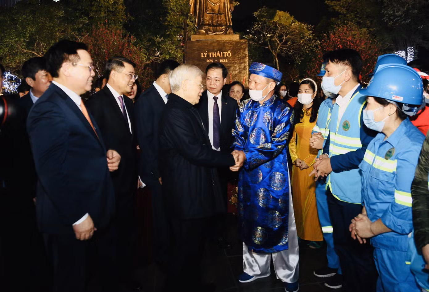 Cả nước chính thức bước sang năm mới Tân Sửu 2021 ảnh 60