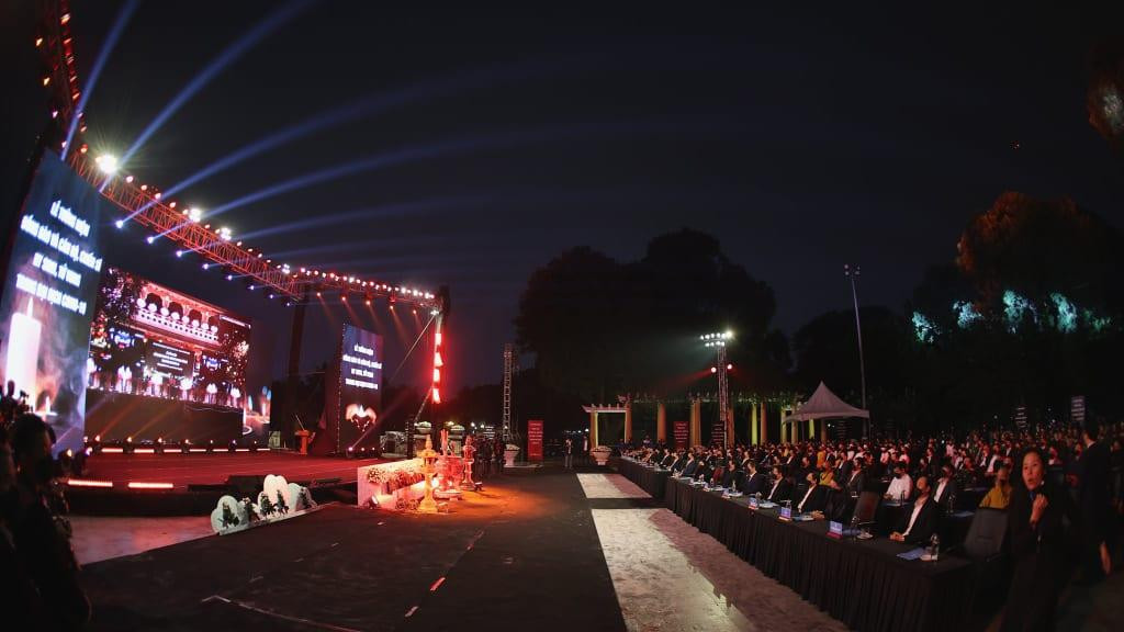 Xúc động lễ tưởng niệm đồng bào tử vong và cán bộ, chiến sĩ hy sinh do đại dịch COVID-19 ảnh 22