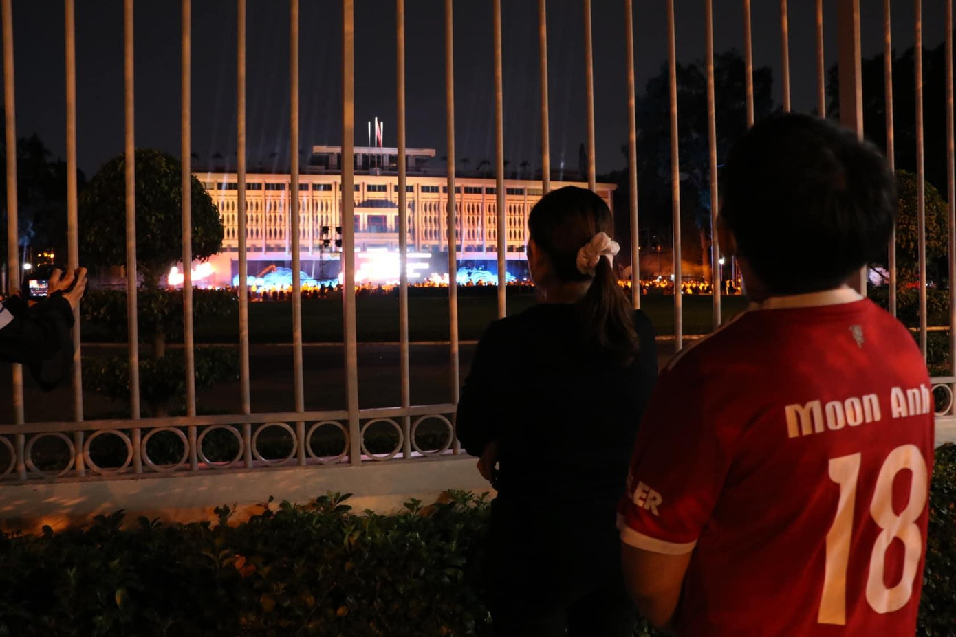 Xúc động lễ tưởng niệm đồng bào tử vong và cán bộ, chiến sĩ hy sinh do đại dịch COVID-19 ảnh 16