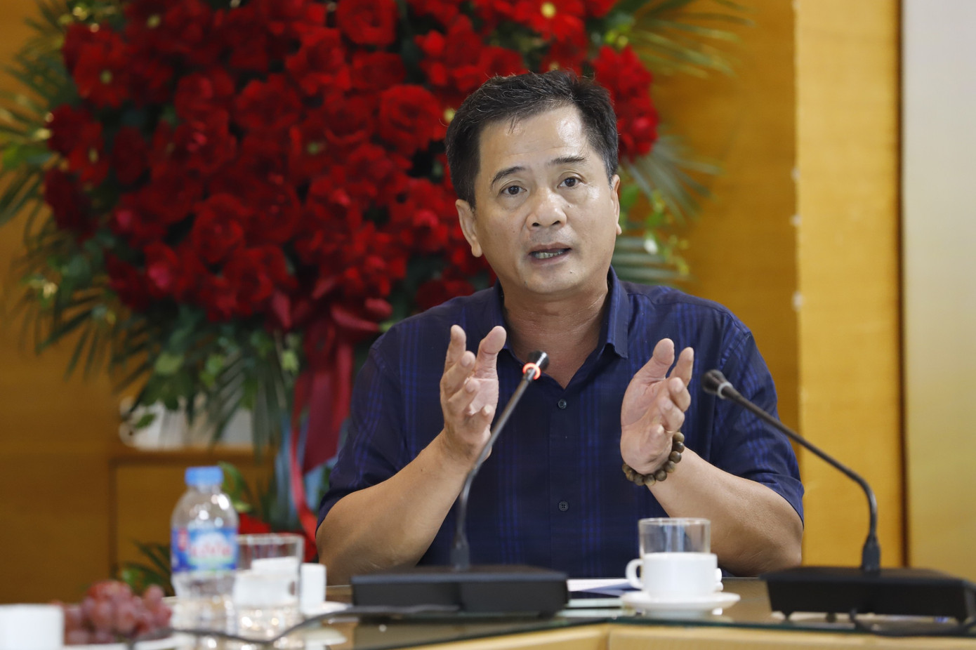 Ông Nguyễn Văn Đính - Chủ tịch Hội Môi giới Bất động sản cho rằng, từ nay đến cuối năm sẽ có nhiều dự án hơn, cũng như đa dạng sản phẩm từ nhà hạng sang đến nhà ở xã hội, chung cư mini. Khi cung nhiều hơn làm giảm áp lực cung cầu, giá sẽ được điều chỉnh.