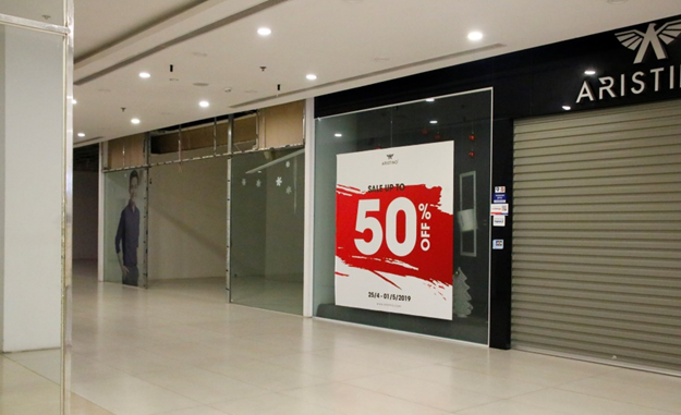 Do ảnh hưởng của dịch COVID- 19, đa số các cửa hàng đều đã đóng cửa, ngừng kinh doanh.