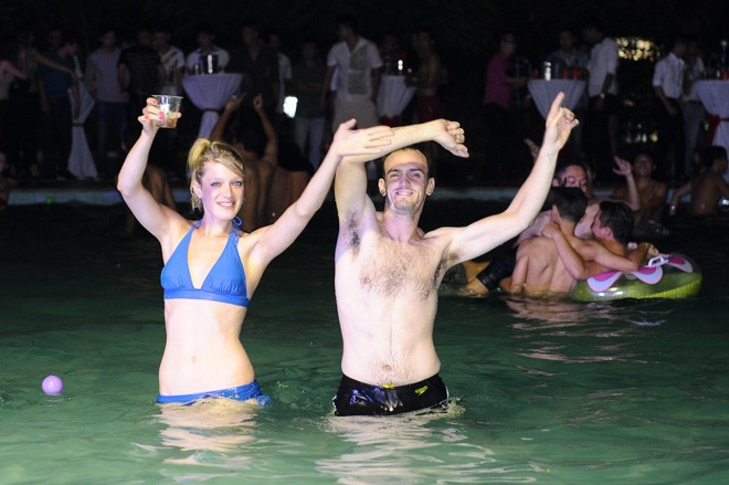 Tham dự còn có nhiều thanh niên nước ngoài 