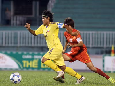 Hai đội tỏ ra rất dè chừng nhau. Ảnh: Sơn Dũng