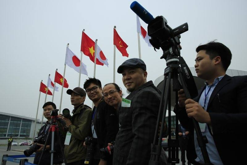 Nhà vua và Hoàng hậu Nhật Bản đã tới Hà Nội ảnh 36