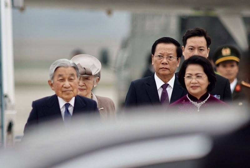 Nhà vua và Hoàng hậu Nhật Bản đã tới Hà Nội ảnh 25