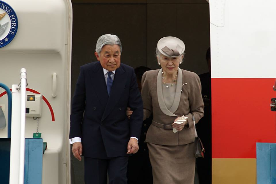 Nhà vua và Hoàng hậu Nhật Bản đã tới Hà Nội ảnh 18