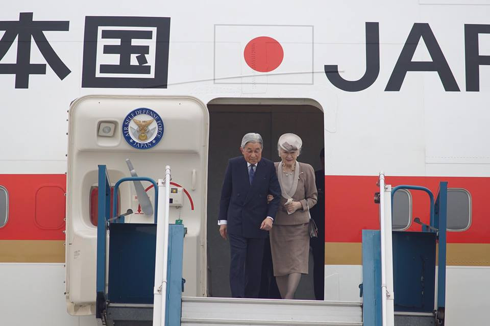Nhà vua và Hoàng hậu Nhật Bản đã tới Hà Nội ảnh 26