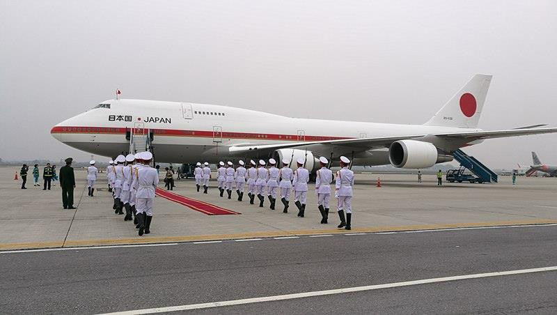 Nhà vua và Hoàng hậu Nhật Bản đã tới Hà Nội ảnh 30