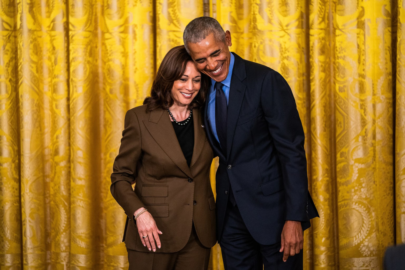 Bà Kamala Harris và ông Barack Obama. Ảnh: ABC News.