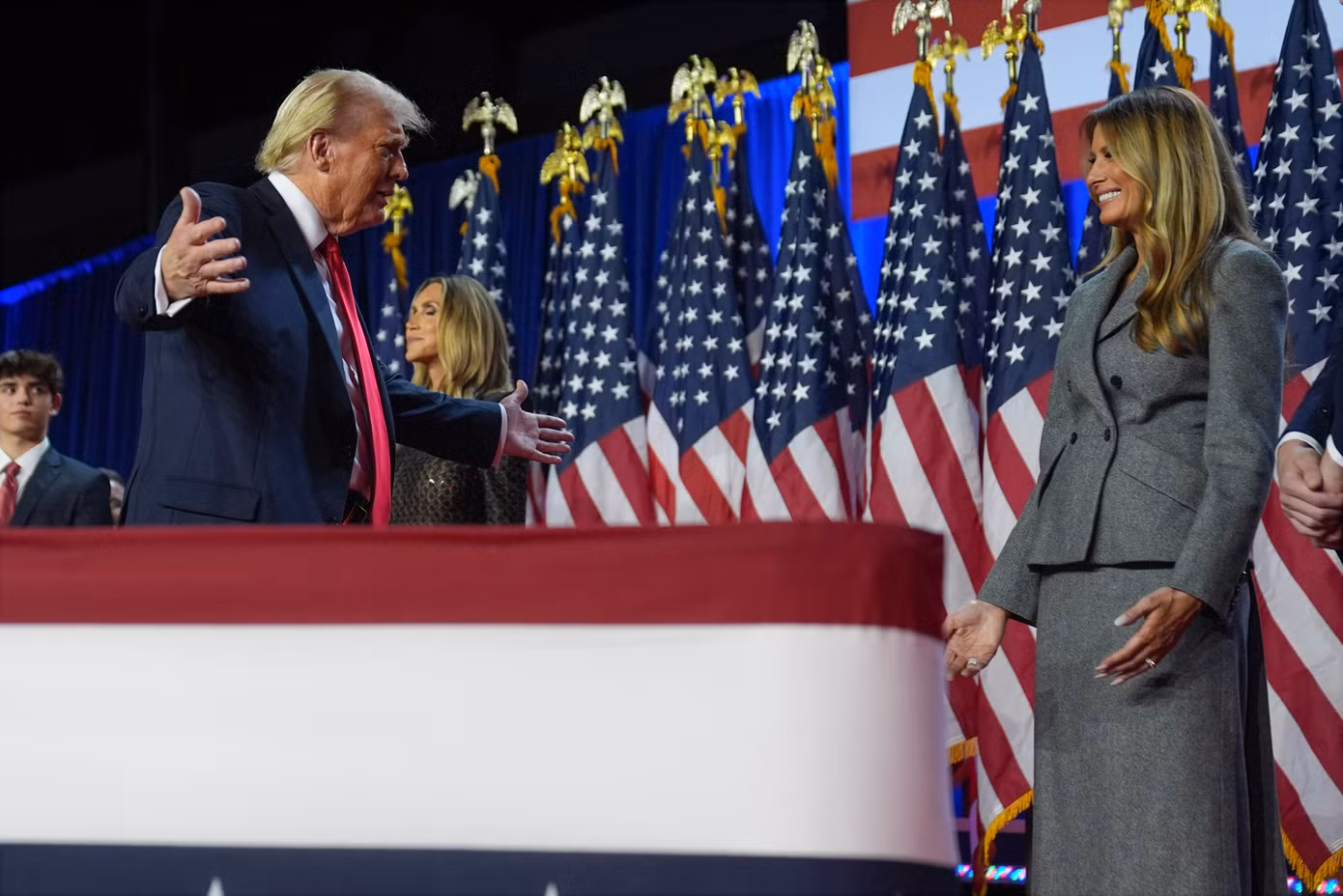Tổng thống đắc cử Mỹ Donald Trump và Phu nhân Melania Trump. Ảnh: AP. Tổng thống đắc cử Mỹ Donald Trump và Phu nhân Melania Trump. Ảnh: AP.