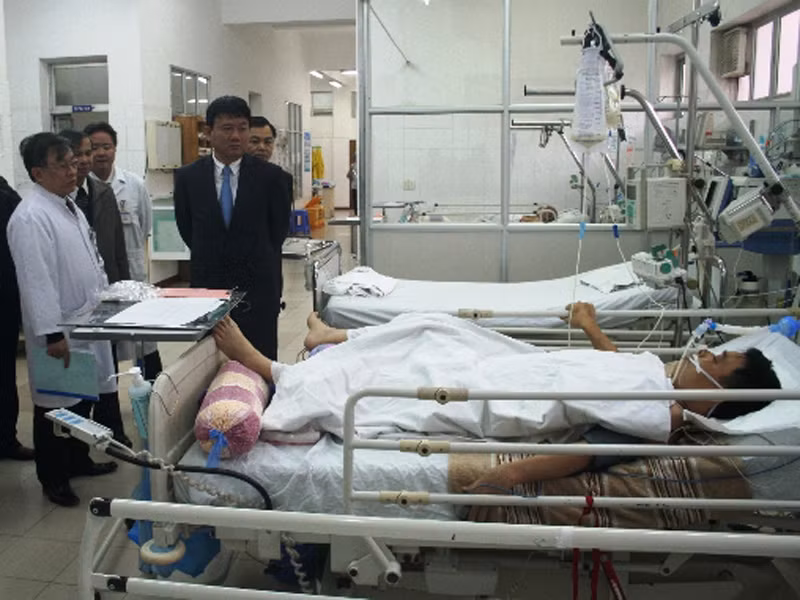 Bộ trưởng giao thông Đinh La Thăng vào bệnh viện đánh giá TNGT